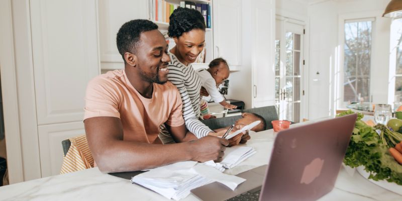 family budgeting their finances